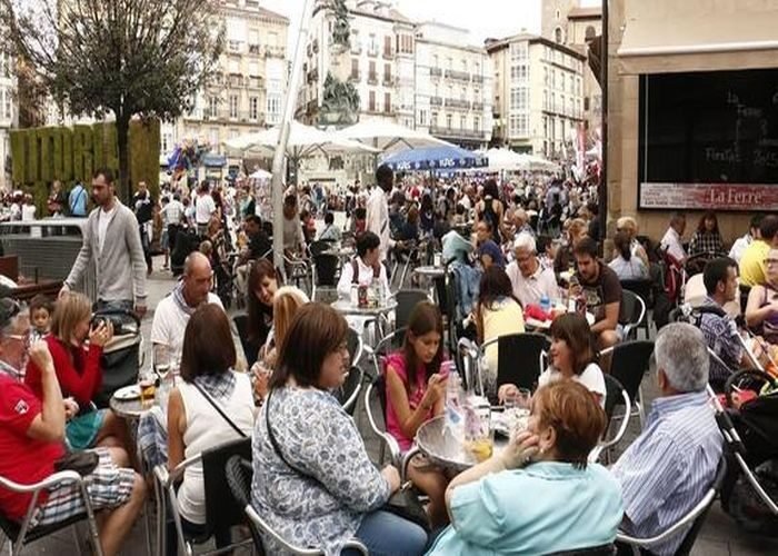 3. Terraces and spontaneous karaoke sessions: the perpetual concert